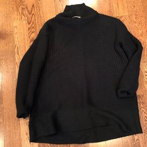 Athleta size medium black sweater